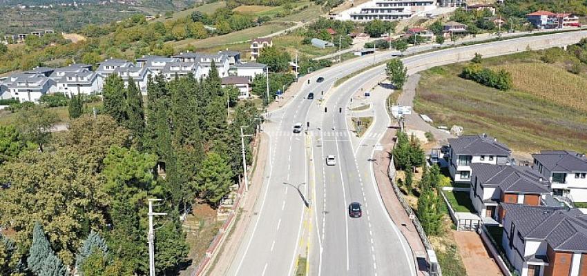 prof-dr-baki-komsuoglu-bulvarinda-trafik-cizgileri-yenilendi.jpg