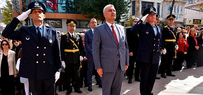 29-ekim-cumhuriyet-bayrami-celenk-toreni-gerceklestirildi.jpg