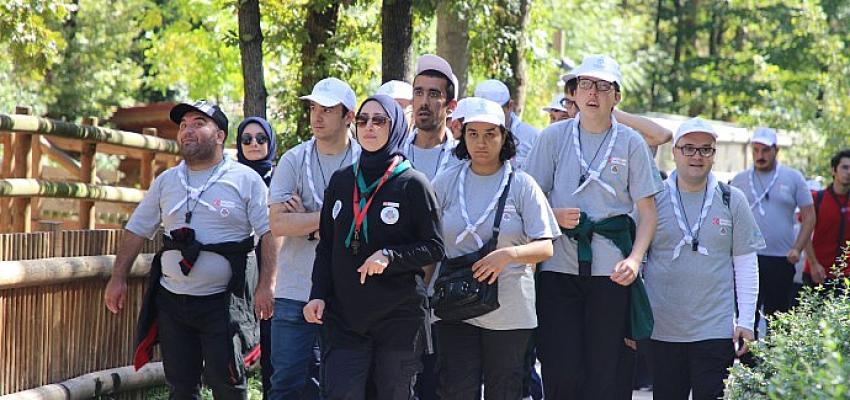 cemil-mericin-izcileri-ormanyada-bulustu.jpg