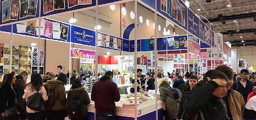 iki-yil-aradan-sonra-kapilarini-tekrar-ziyaretcilere-acacak-olan-karadeniz-kitap-fuarinda-okuyuculari-zengin-bir-icerik-bekliyor.jpg