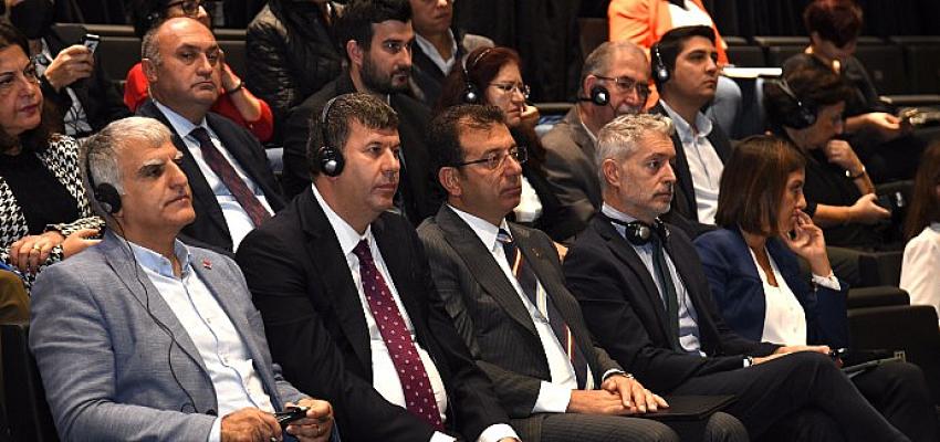 irkcilik-karsiti-kentler-kadikoyde-bulustu.jpg