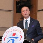 prof-dr-emre-alkinden-is-dunyasina-carpici-tavsiyeler.jpg