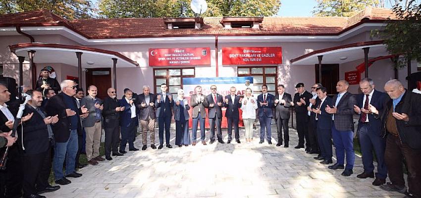 sehit-yakinlari-ve-gazi-kultur-evi-hizmet-binasi-torenle-acildi.jpg