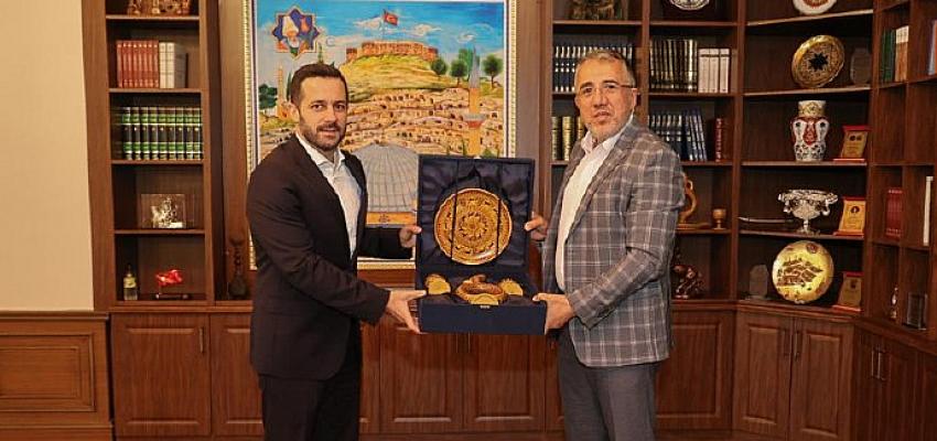 tusk-baskani-cetinkayadan-belediye-baskani-savrana-ziyaret.jpg