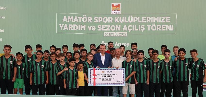 zeytinburnu-belediyesinden-amator-futbol-kuluplerine-nakdi-destek.jpg