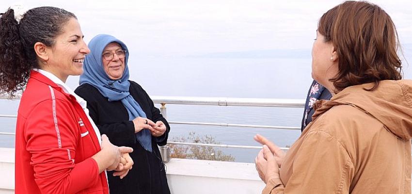 anne-sehir-bana-cok-iyi-geliyor.jpg