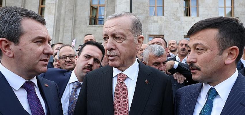 bergama-belediye-baskani-hakan-kostu-cumhurbaskani-recep-tayyip-erdogan-ile-gorustu.jpg