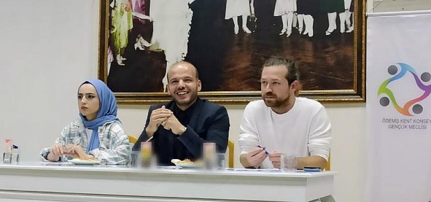 odemis-kent-konseyi-genclik-meclisinde-secim-heyecani-yasandi.jpg