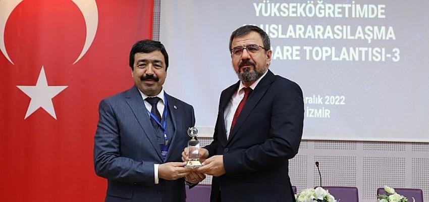 yuksekogretimde-uluslararasilasma-istisare-toplantisi-ikcu-ev-sahipliginde-yapildi.jpg