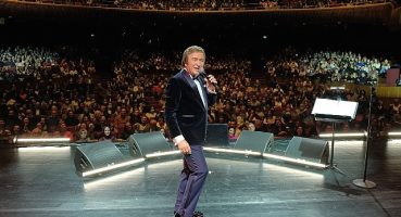 Erol Evgin Şarkılarını "Geleceğin Hekimleri" İçin Söyledi