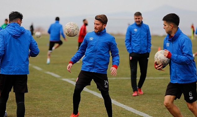 nevsehir-belediyespor-haftasonu-sonu-oynayacagi-yeni-mersin-idmanyurdu-maci-icin-hazirliklarini-surduruyor.jpg