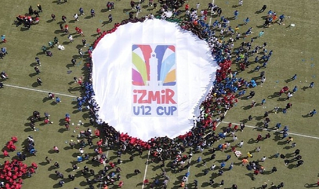 uluslararasi-u12-izmir-cup-turnuvasinin-acilis-toreni-yapildi.jpg