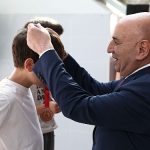 genc-yuzuculer-madalyalarini-baskan-altinoktan-aldi.jpg