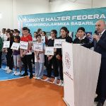 minikler-turkiye-halter-sampiyonasi-keciorende-duzenleniyor.jpg