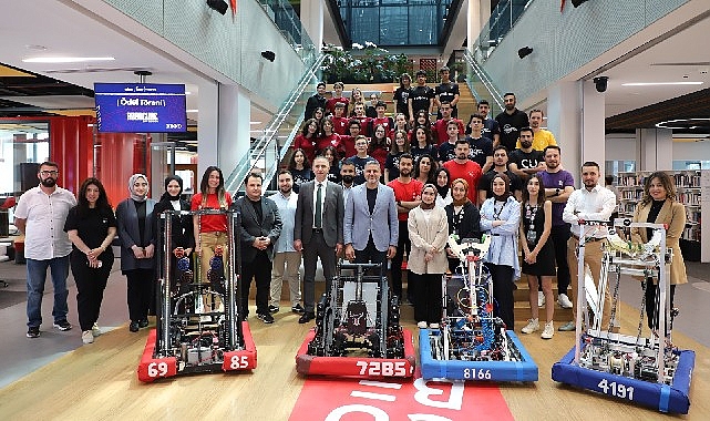 teknopark-istanbul-onculugunde-robocube-off-season-2023-robot-yarismasi-gerceklestirildi.jpg