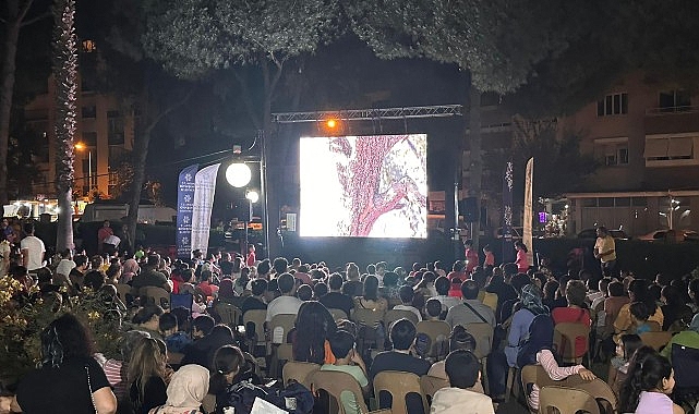 aydin-buyuksehir-belediyesinden-nazillide-aci-hava-sinemasi.jpg