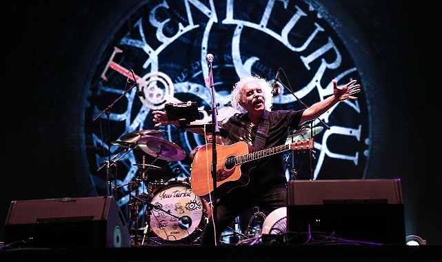 yeni-turkuden-festival-tadinda-konser.jpg