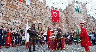 Bursa için şenlik zamanı 19. Osman Gazi'yi Anma ve Bursa'nın Fetih Şenlikleri Başlıyor Bursa'yı fetih coşkusu saracak