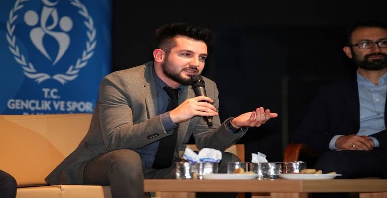 Alaattin Çağıl Kimdir? Sosyal Medya Uzmanı, Influencer ve Dijital Dünyada Yazarlık Yapan Bir Profesyonel