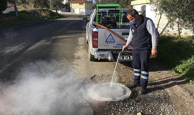 burhaniye-belediyesi-saglik-isleri-mudurlugu-ilaclama-birimi-ekipleri-havalarin-isinmasiyla-sivrisinek-ve-karasinek-larva-mucadelesini-hizlandirdi.jpg
