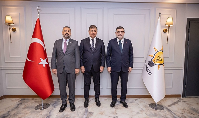 izmir-buyuksehir-belediye-baskani-dr-cemil-tugay-ak-parti-il-baskanligi-ziyaretinde-is-birligi-mesaji-verdi-izmir-daha-guzel-gunler-gorecek.jpg