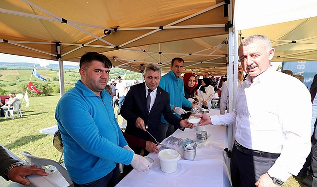 kandira-belediye-baskani-erol-olmez-kocaeli-buyuksehir-belediyesi-tarafindan-kandira-sariseyh-mahallesinde-duzenlenen-ciftci-senligine-katildi.jpg